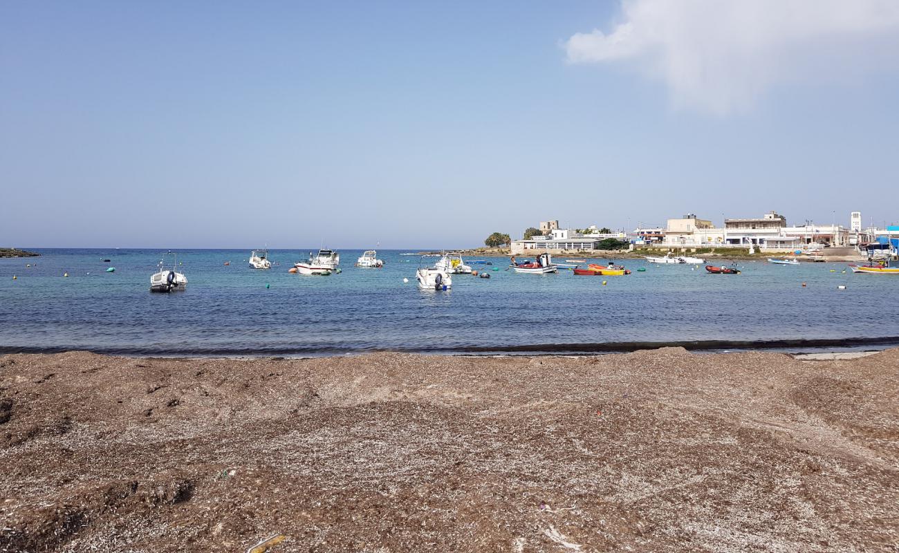 Spiaggia di Torre Colimena'in fotoğrafı hafif ince çakıl taş yüzey ile