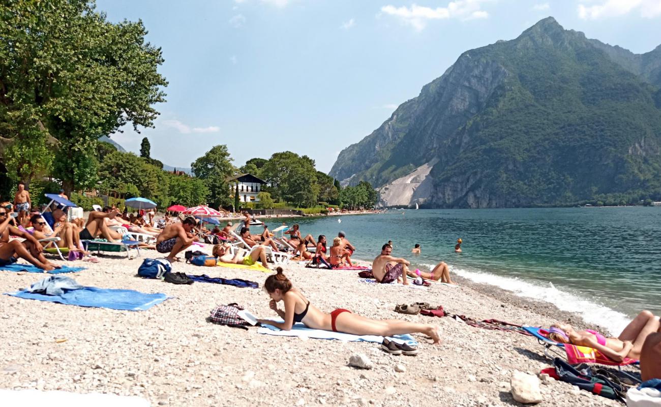 Abbadia Lariana Beach'in fotoğrafı bej çakıl yüzey ile
