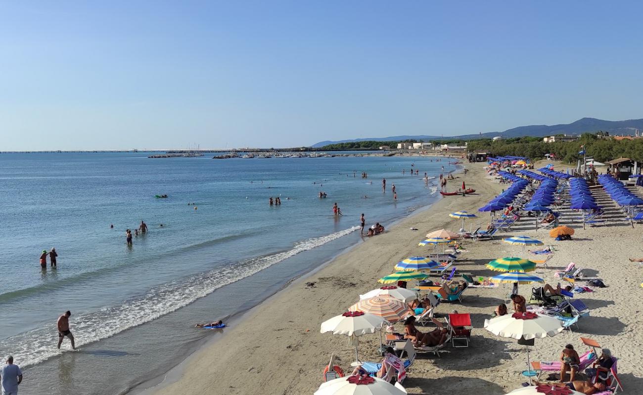 Vada Plajı'in fotoğrafı parlak kum yüzey ile