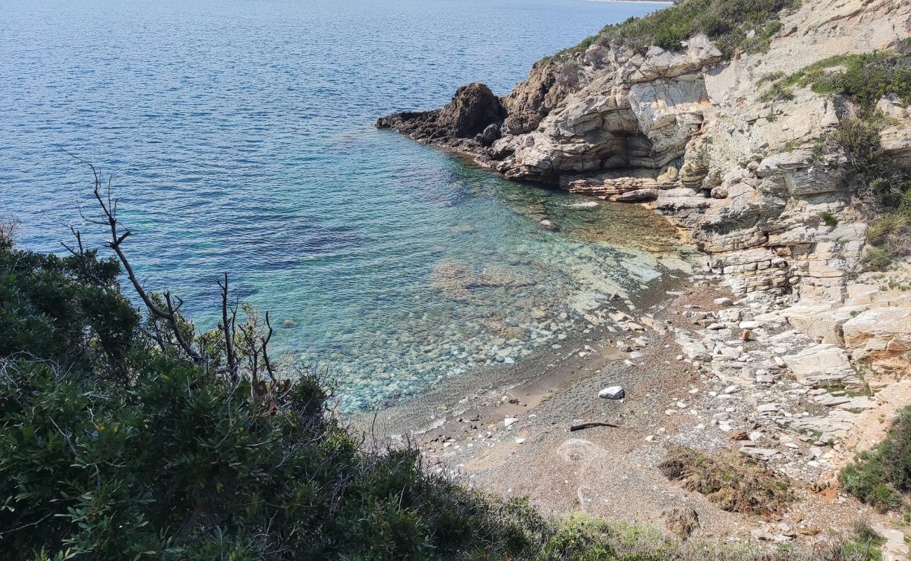 Cala Chiara'in fotoğrafı taşlar yüzey ile