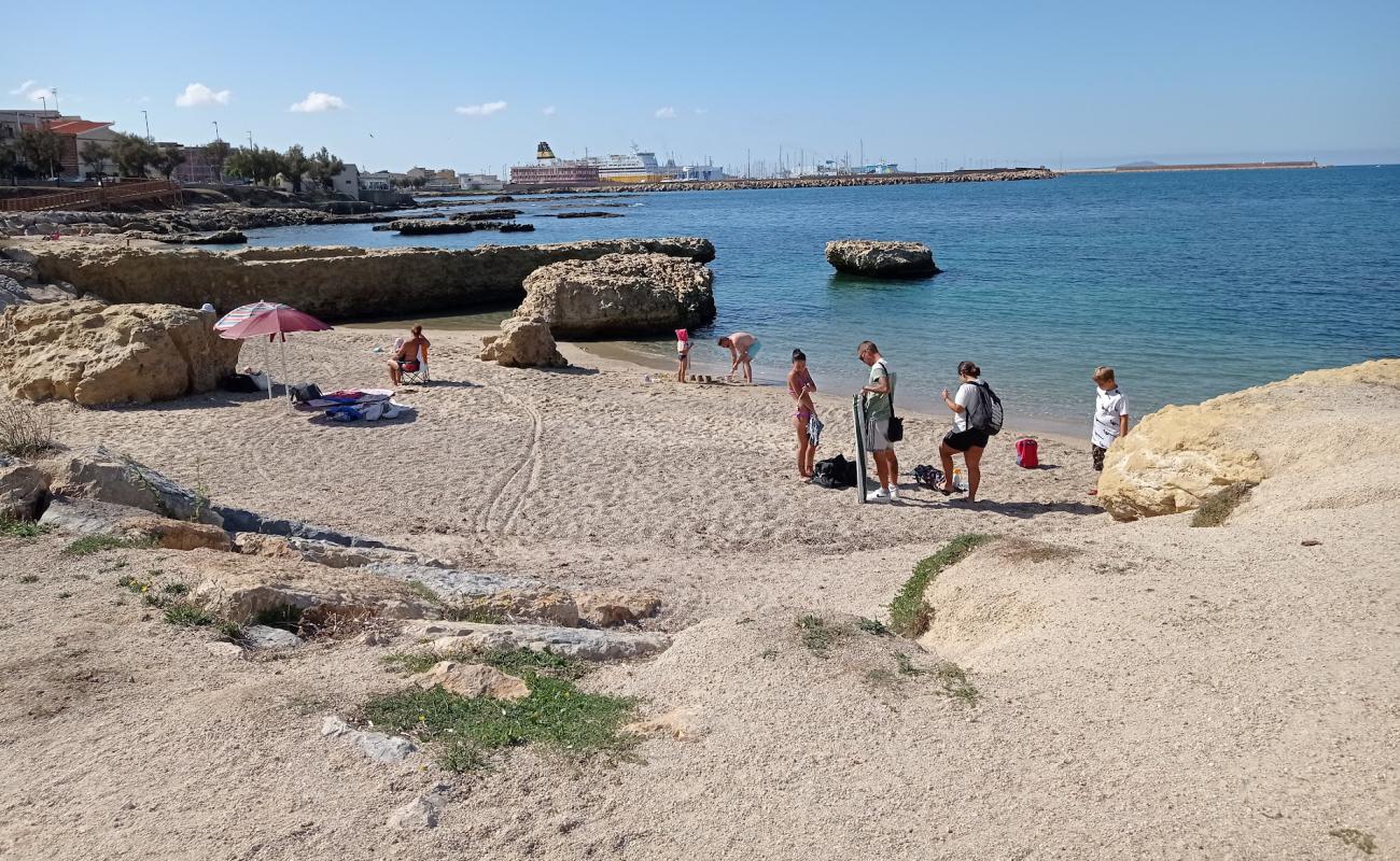 Acque Dolci Beach'in fotoğrafı i̇nce bej kum yüzey ile
