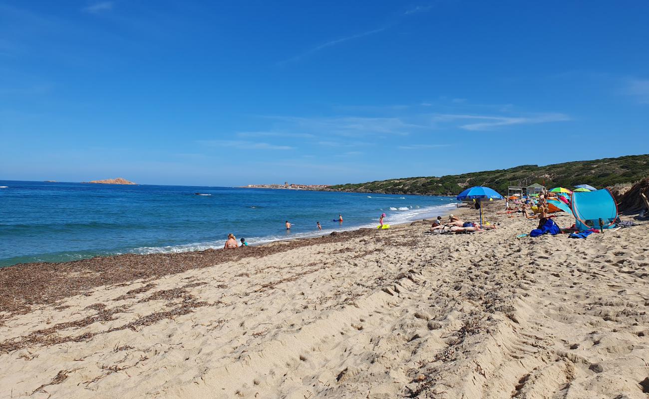 Spiaggja di Li Ferruli'in fotoğrafı parlak kum yüzey ile