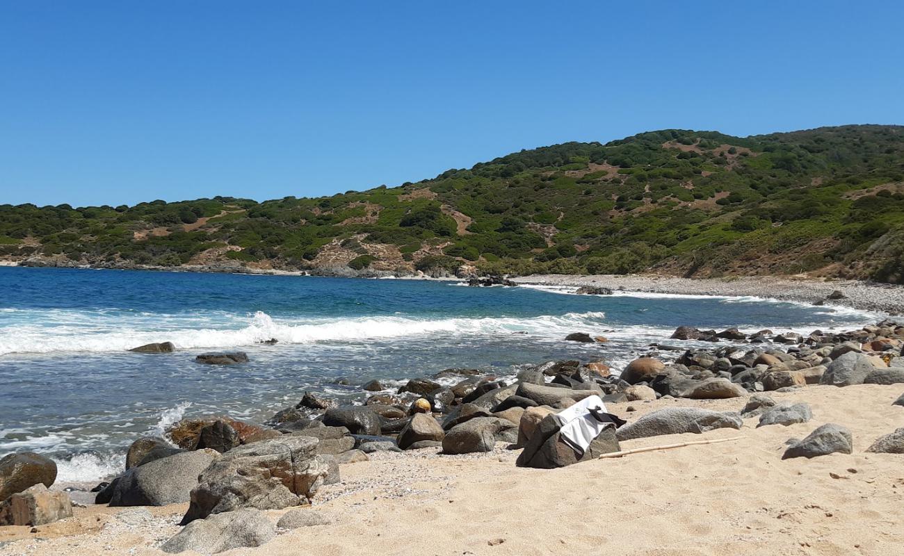 Spiaggia di Sassi di Robinson'in fotoğrafı taşlar yüzey ile