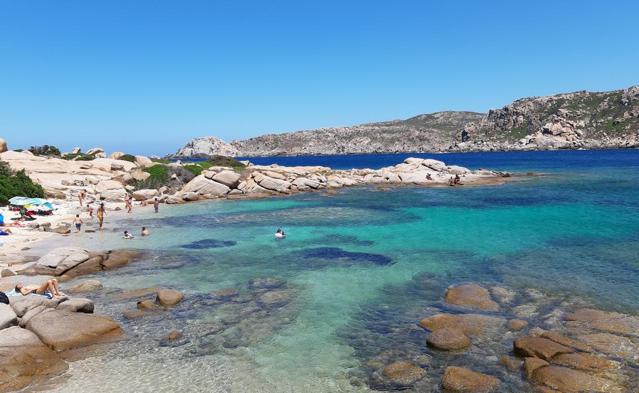 Colonne Romane Beach'in fotoğrafı küçük bej çakıl yüzey ile