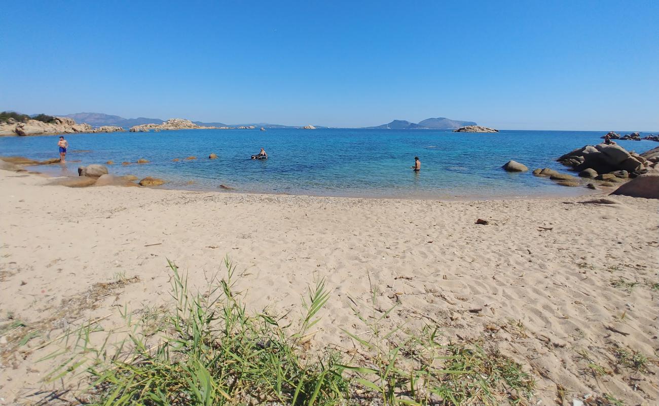 Capo Ceraso Beach'in fotoğrafı bej kum ve kayalar yüzey ile