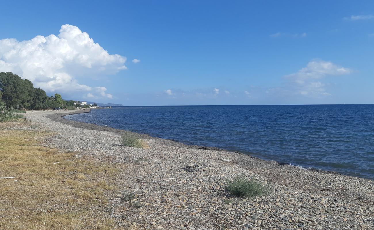 Spiaggia Sa Tiacca'in fotoğrafı gri ince çakıl taş yüzey ile