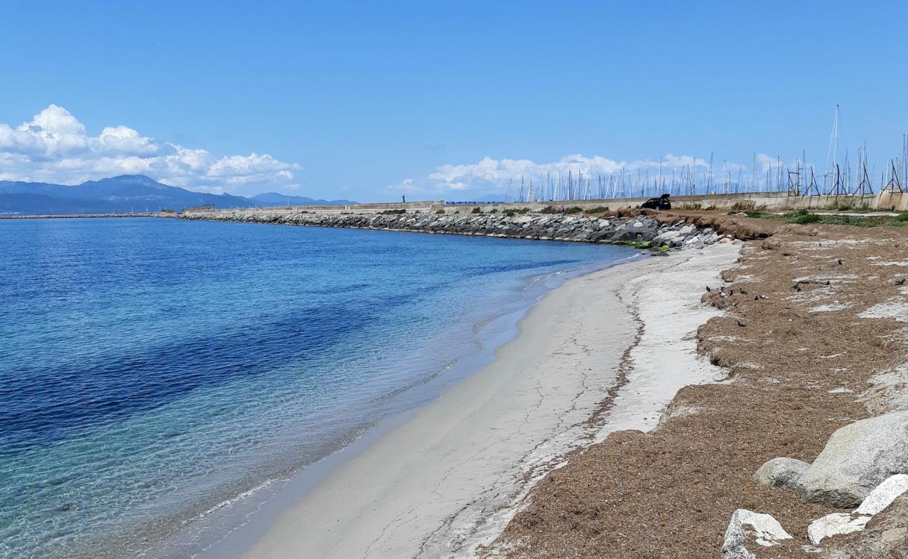 Spiaggia della Diga'in fotoğrafı parlak kum yüzey ile