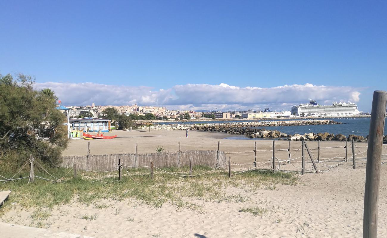Giorgino Beach'in fotoğrafı açık bej kum yüzey ile