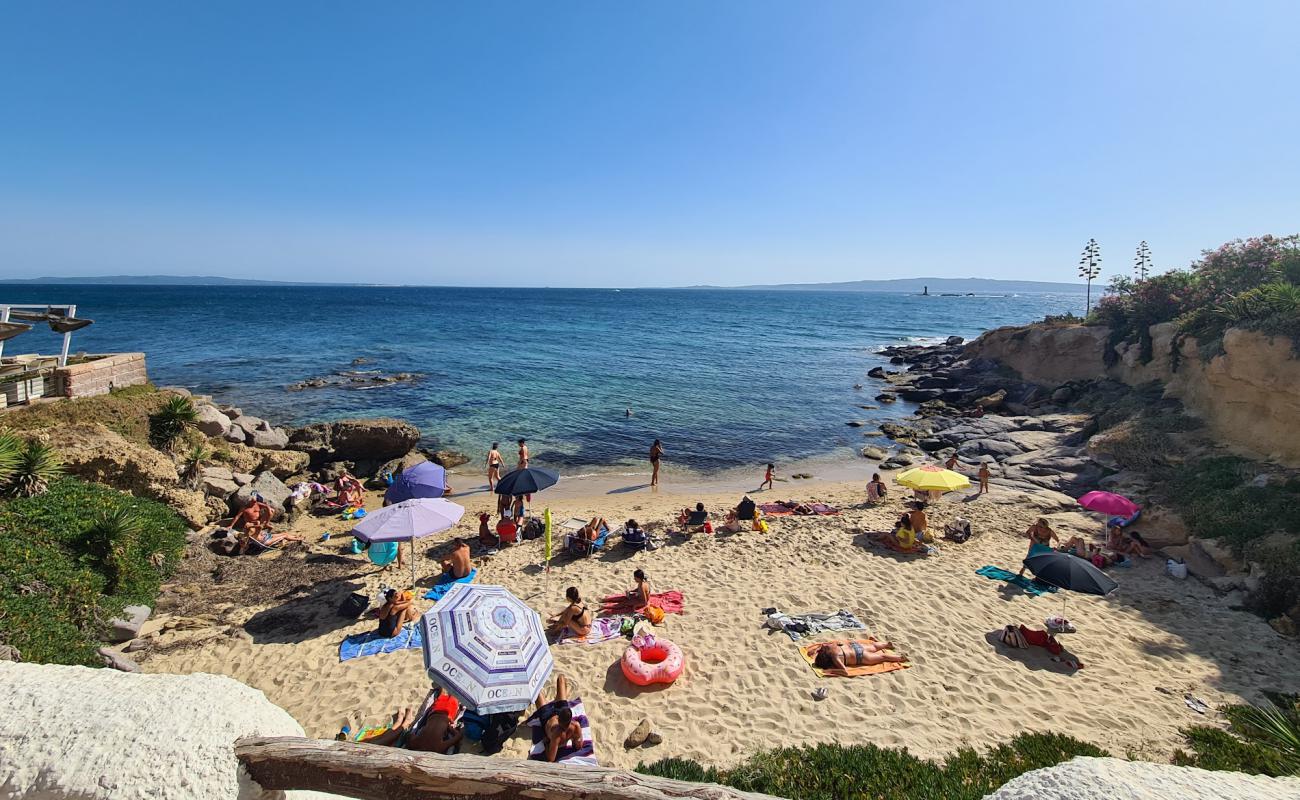 Spiaggia La Caletta'in fotoğrafı parlak kum yüzey ile