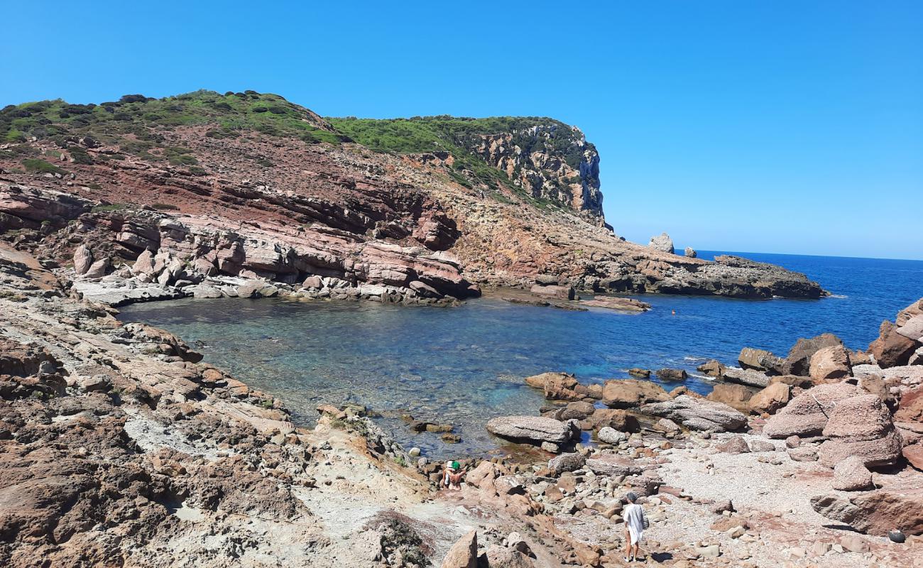 Cala Viola'in fotoğrafı taşlar yüzey ile