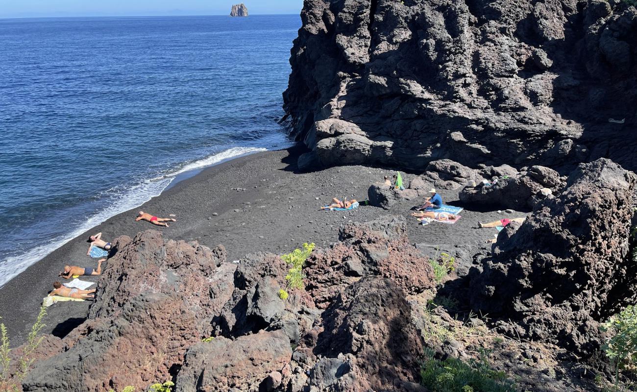 Spiaggetta di Adelaide'in fotoğrafı siyah kum ve çakıl yüzey ile