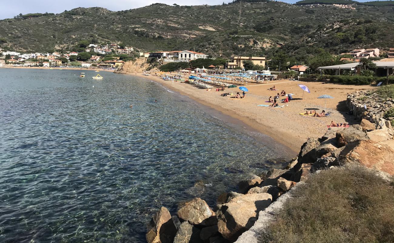 Bagno il Delfino'in fotoğrafı parlak kum yüzey ile