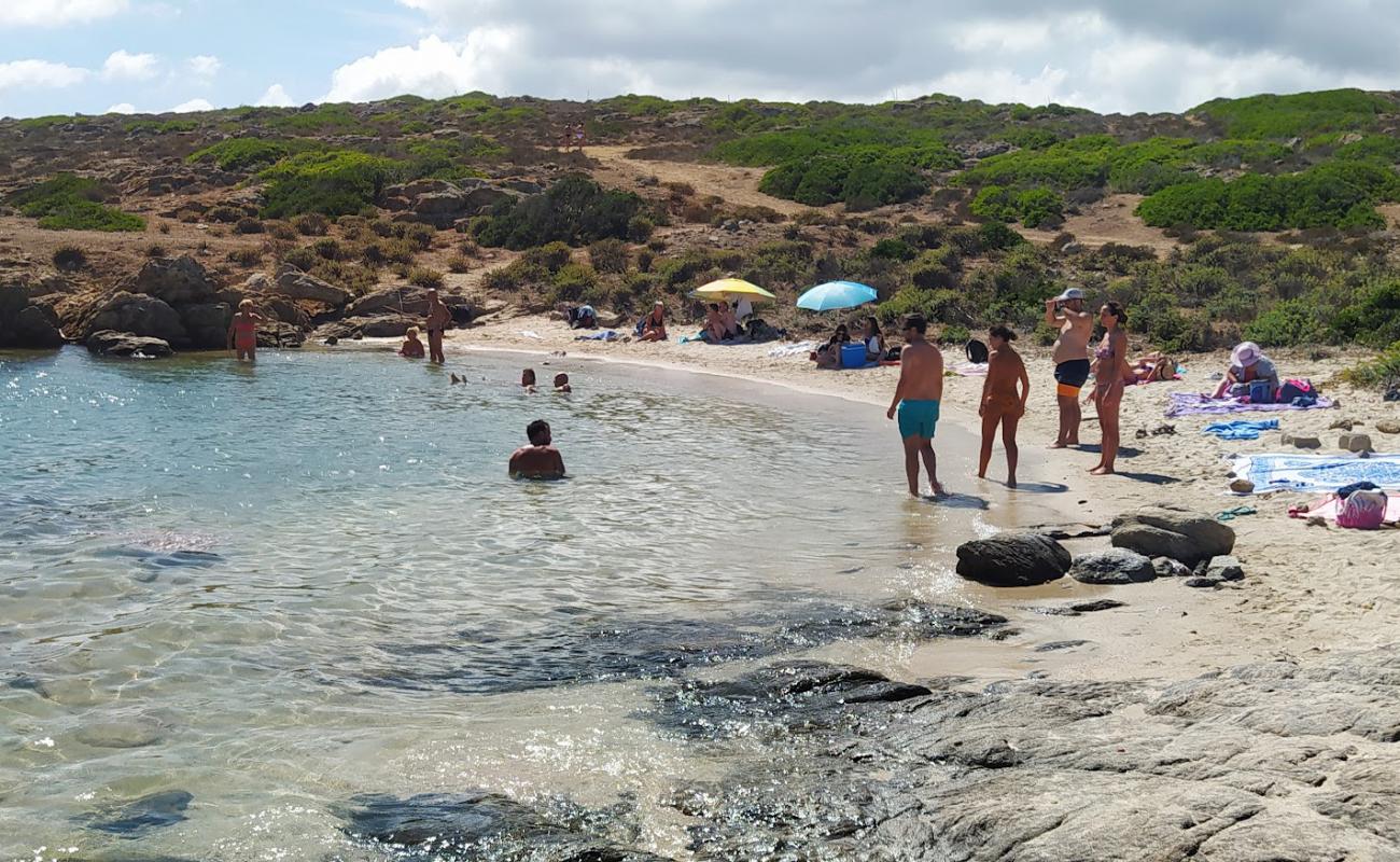 Cala Giordano'in fotoğrafı açık bej kum yüzey ile