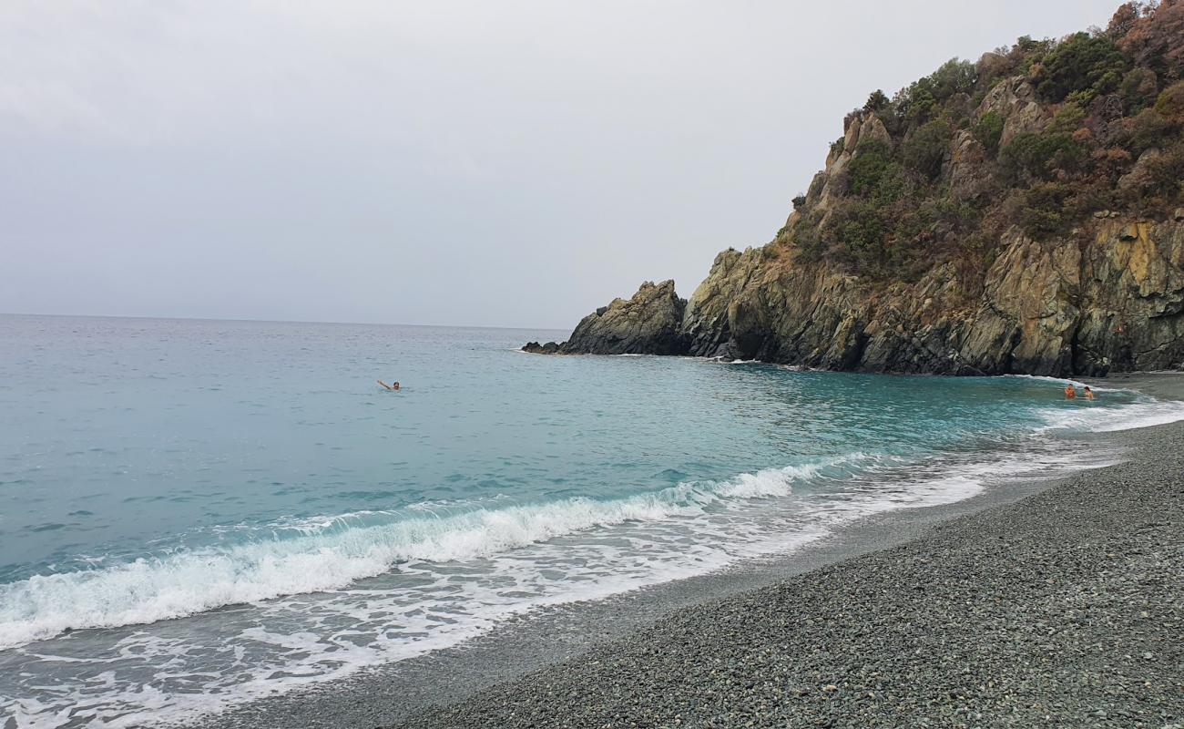 Spiaggia Arenon'in fotoğrafı gri ince çakıl taş yüzey ile