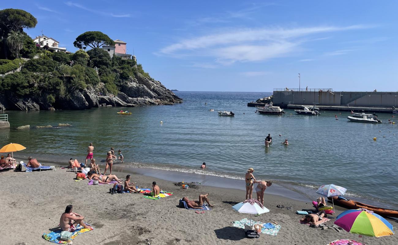 La Spiaggia del Porticciolo di Nervi'in fotoğrafı parlak kum yüzey ile