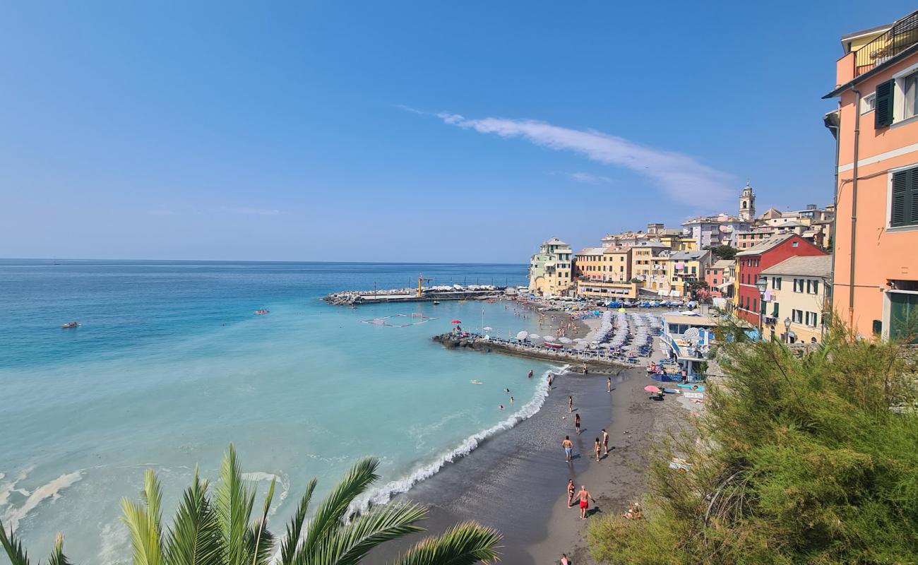 Spiaggia di Bogliasco'in fotoğrafı gri kum ve çakıl yüzey ile