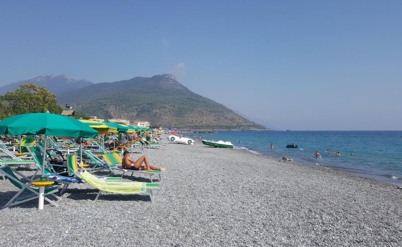 Oliveto Beach'in fotoğrafı gri kum ve çakıllar yüzey ile