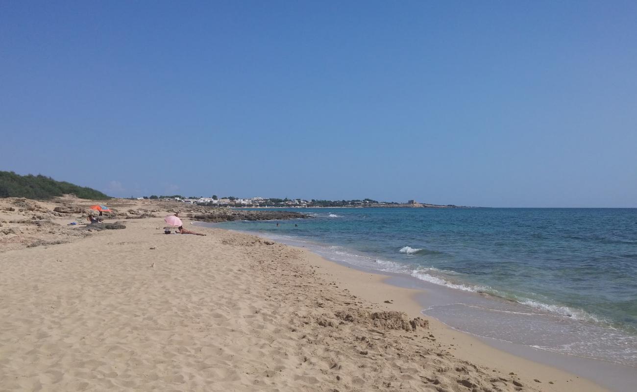 Spiaggia delle Villette'in fotoğrafı açık bej kum yüzey ile