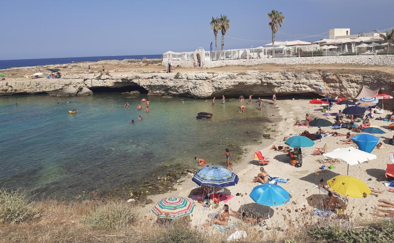 Cala Susca'in fotoğrafı parlak kum yüzey ile