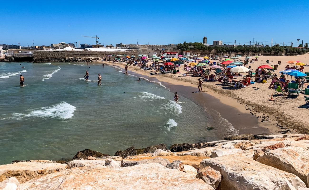 Spiaggia del Canalone'in fotoğrafı parlak kum yüzey ile