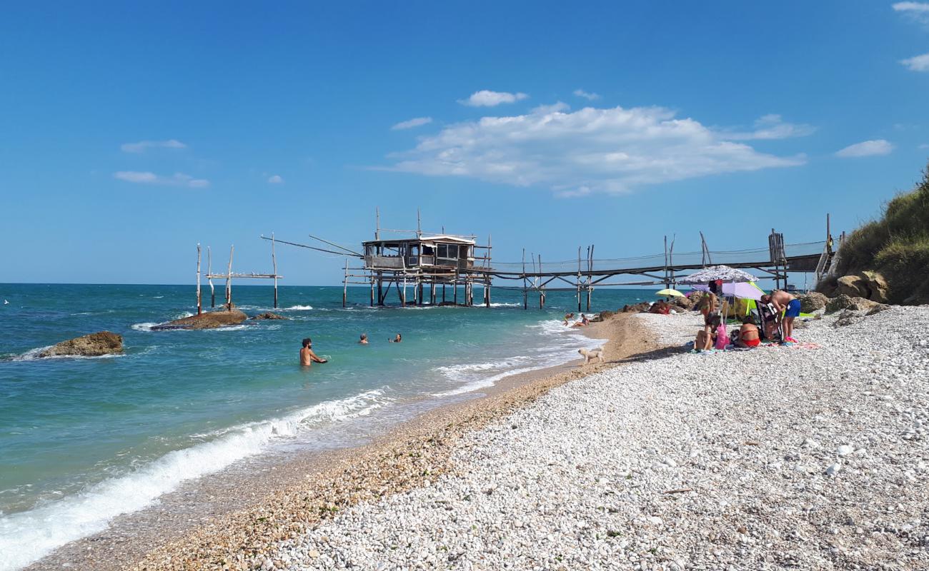 Ripari Bardella Beach'in fotoğrafı bej çakıl yüzey ile