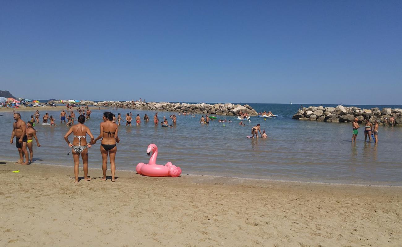 Gimarra Beach'in fotoğrafı açık bej kum yüzey ile