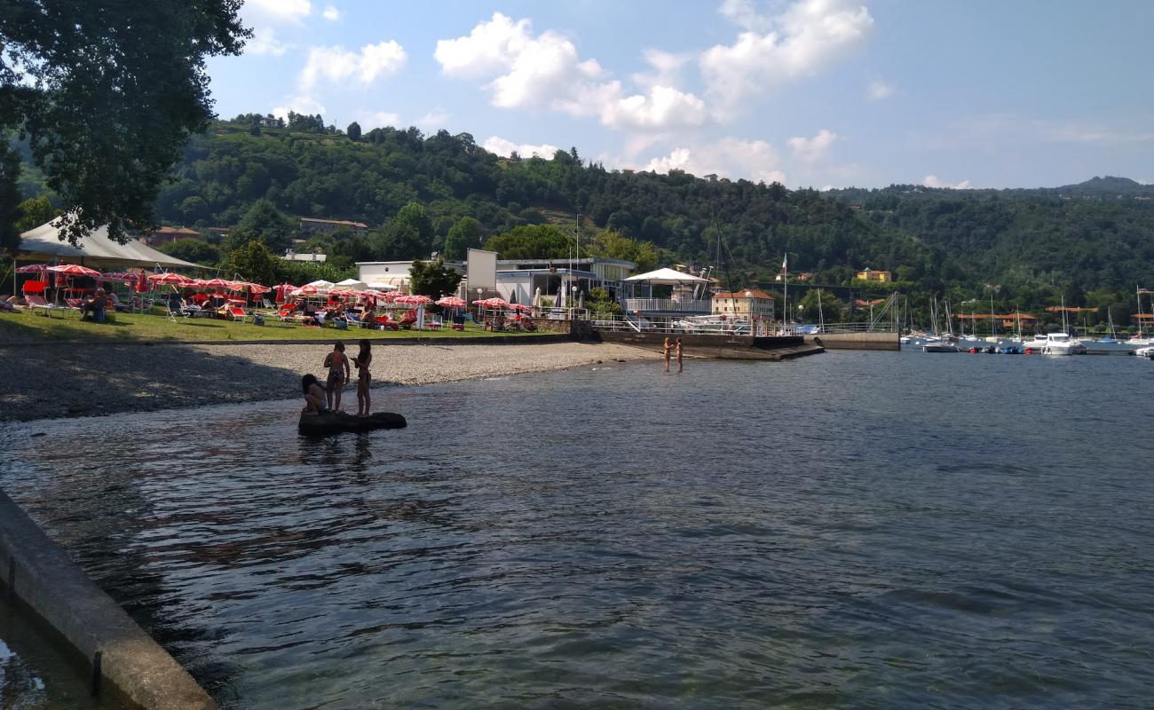 Lido Di Meina Piscina'in fotoğrafı gri ince çakıl taş yüzey ile