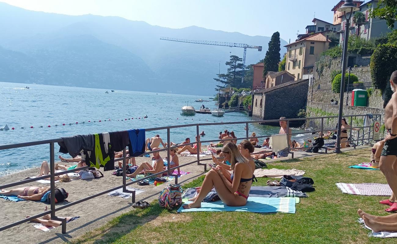 Riva del Tenciu Beach'in fotoğrafı taşlı kum yüzey ile
