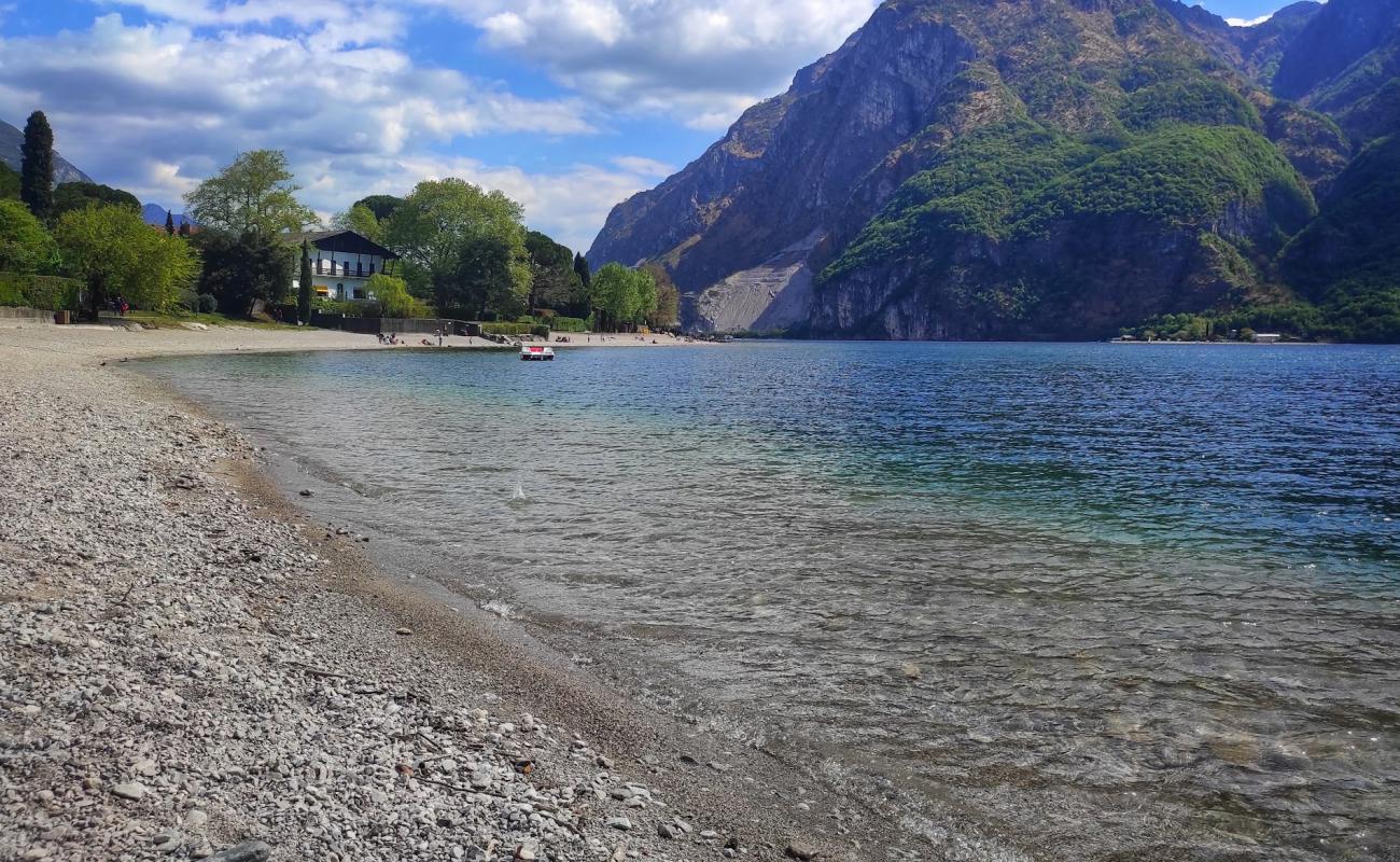 Camping Abbadia Lariana Beach'in fotoğrafı kayalık arazi yüzey ile