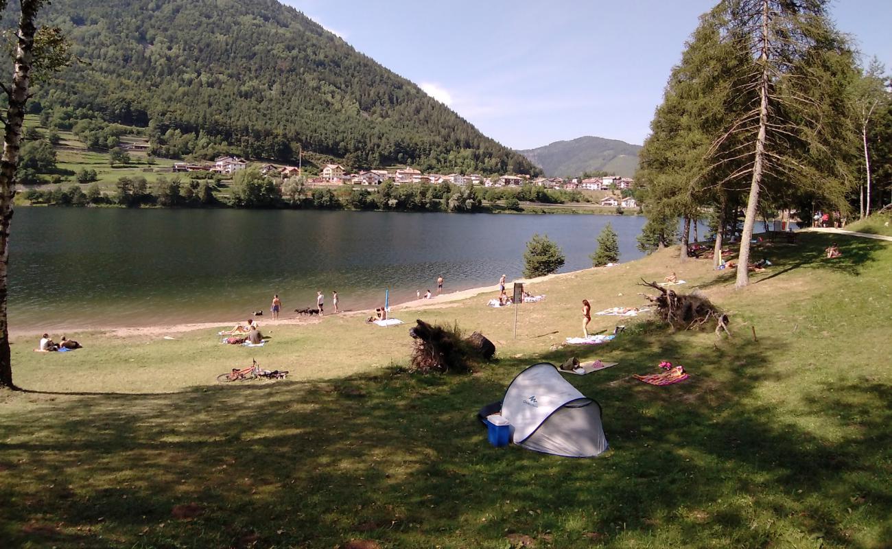 Bau Beach Bedollo'in fotoğrafı çim yüzey ile