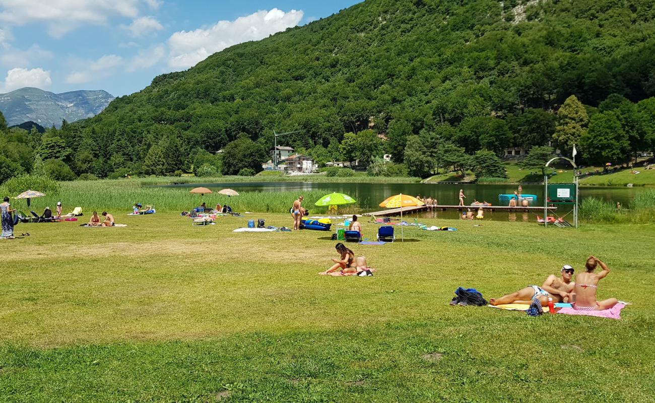 Spiaggia di Lago di Lagolo'in fotoğrafı #131 yüzey ile