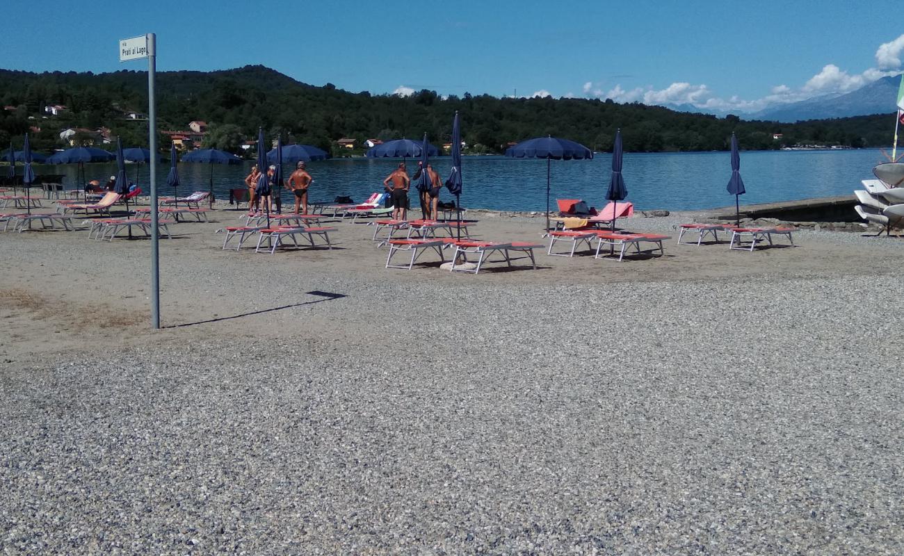 Lido Club Lac et Soleil'in fotoğrafı küçük gri çakıllar yüzey ile
