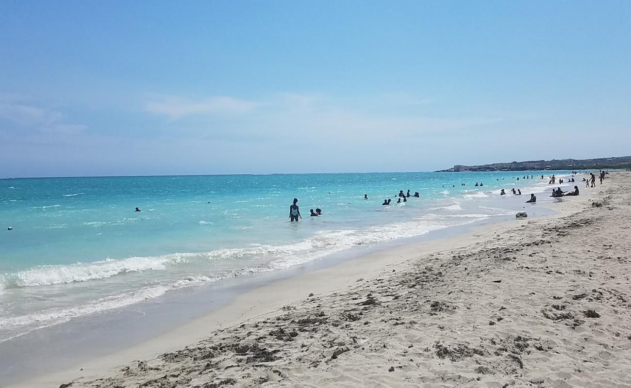 Fort Clarence Beach'in fotoğrafı i̇nce bej kum yüzey ile