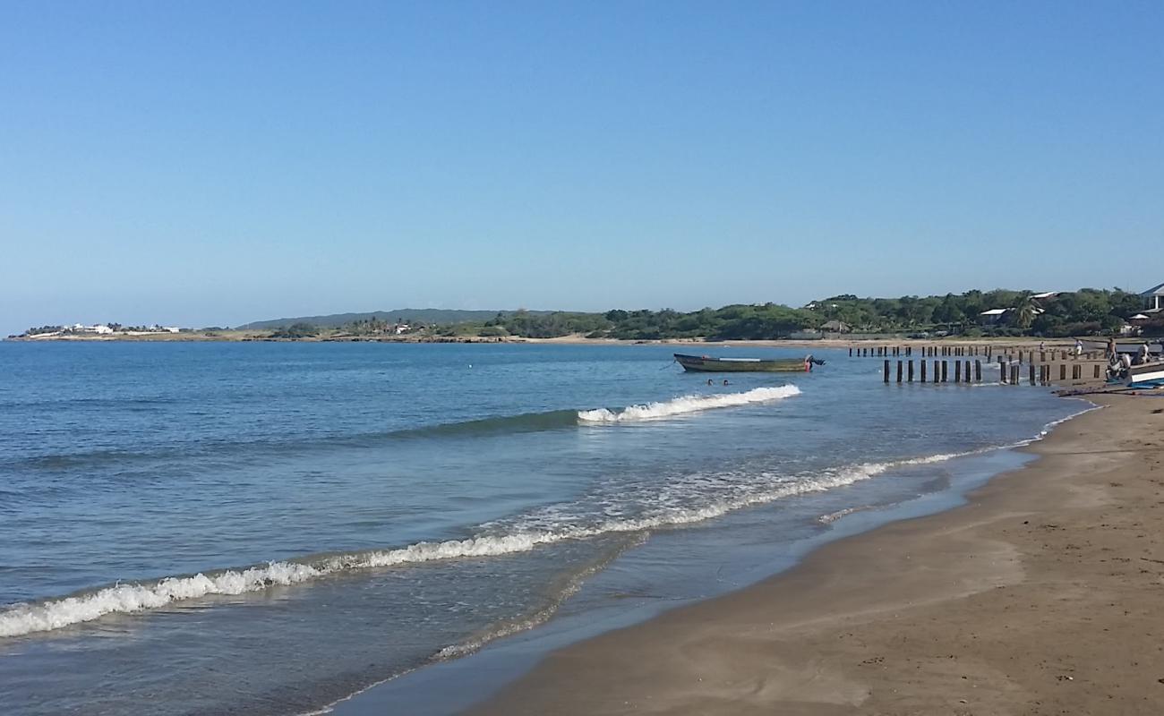 Treasure Beach'in fotoğrafı açık bej kum yüzey ile