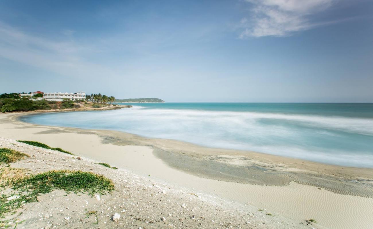 Treasure Beach II'in fotoğrafı i̇nce bej kum yüzey ile