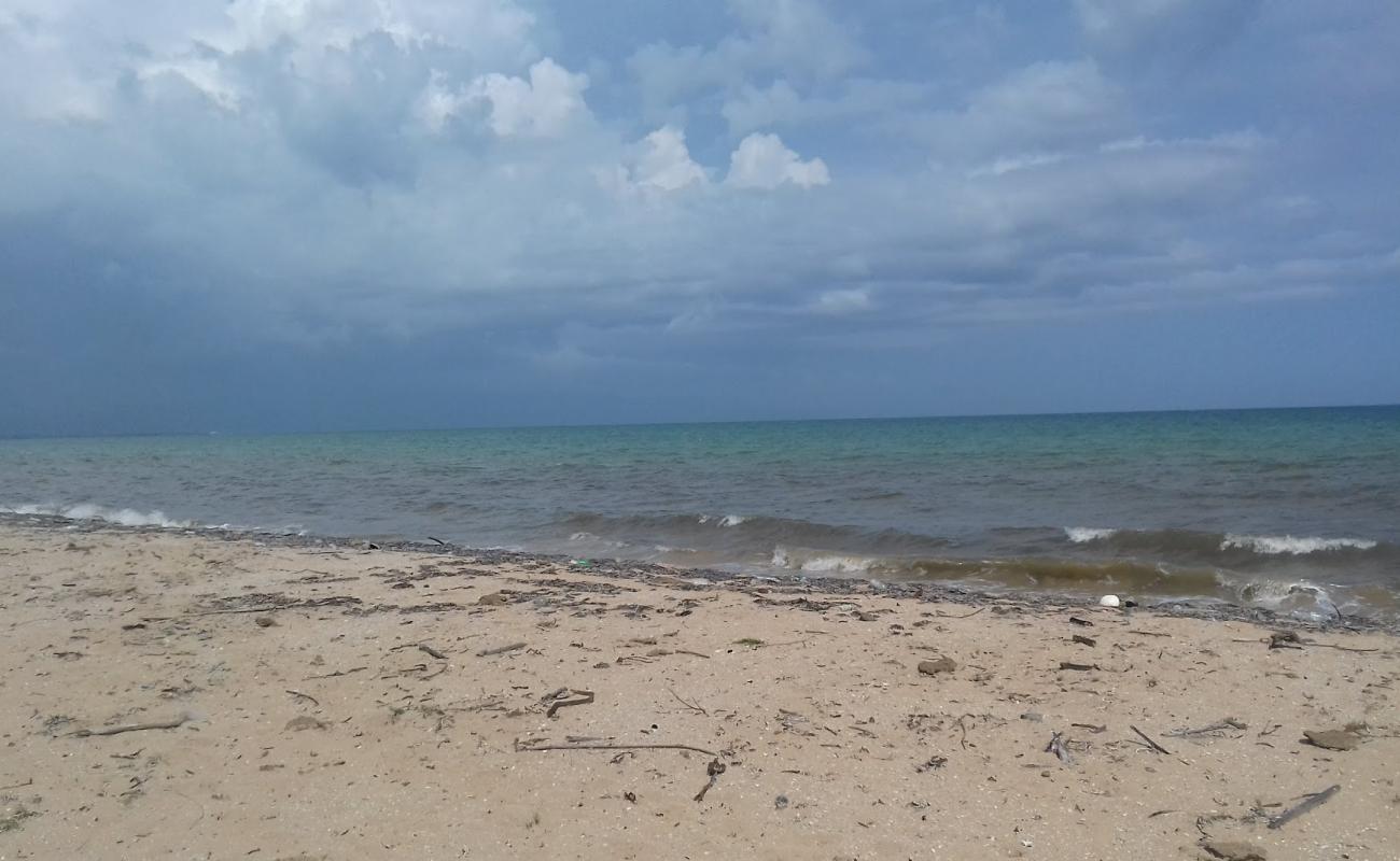Lost Beach'in fotoğrafı açık bej kum yüzey ile