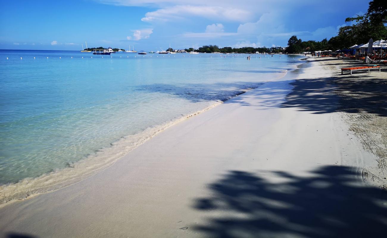Azul Plajı'in fotoğrafı i̇nce beyaz kum yüzey ile