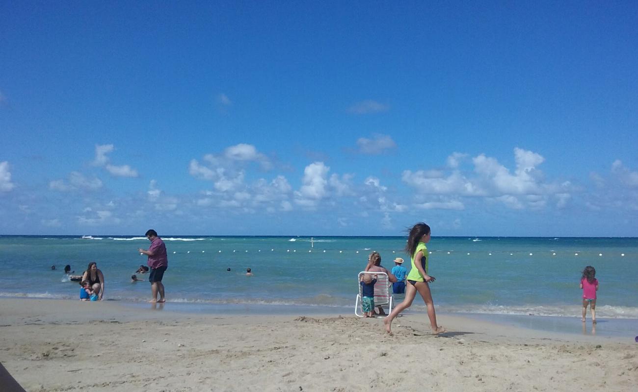 Sandy Bay'in fotoğrafı açık bej kum yüzey ile