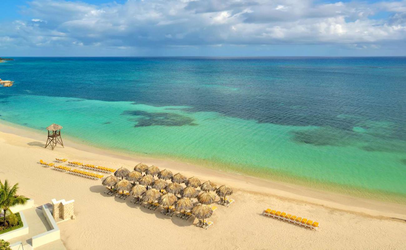 Iberostar Rose Hall Beach'in fotoğrafı i̇nce bej kum yüzey ile