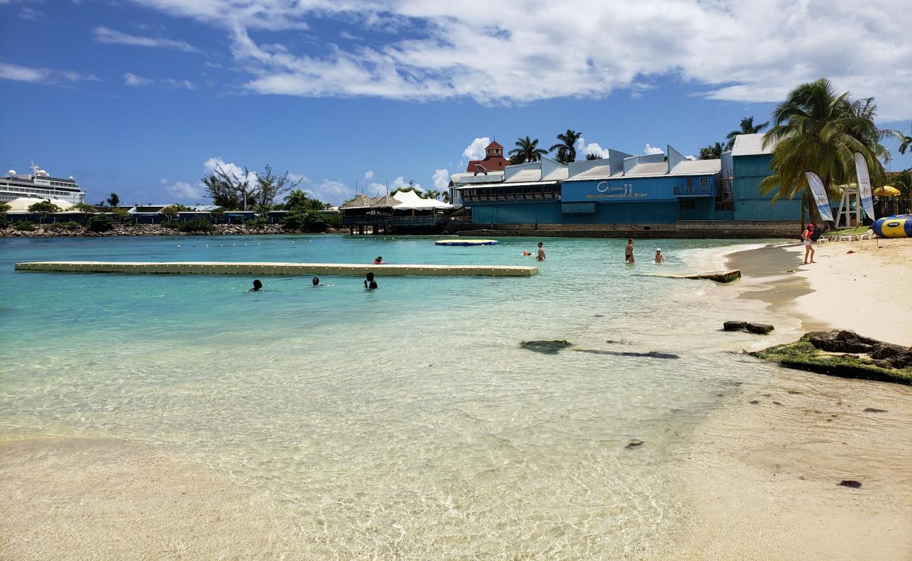 Fisherman Beach'in fotoğrafı i̇nce bej kum yüzey ile
