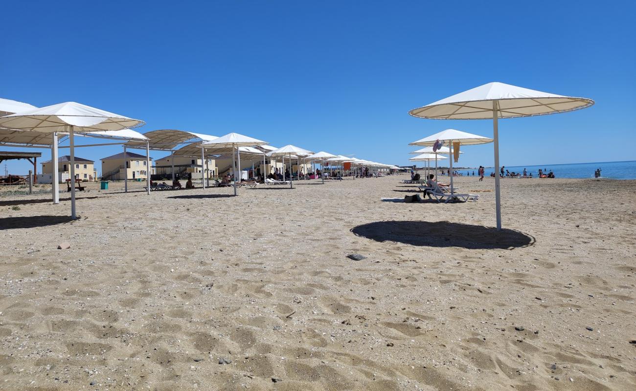 Aquamarine Beach'in fotoğrafı parlak kum yüzey ile