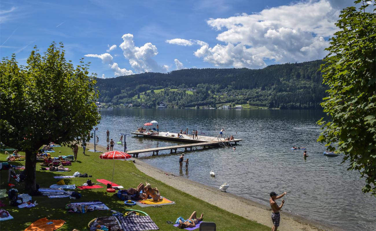 Millstatter Strandbad'in fotoğrafı beton kapak yüzey ile