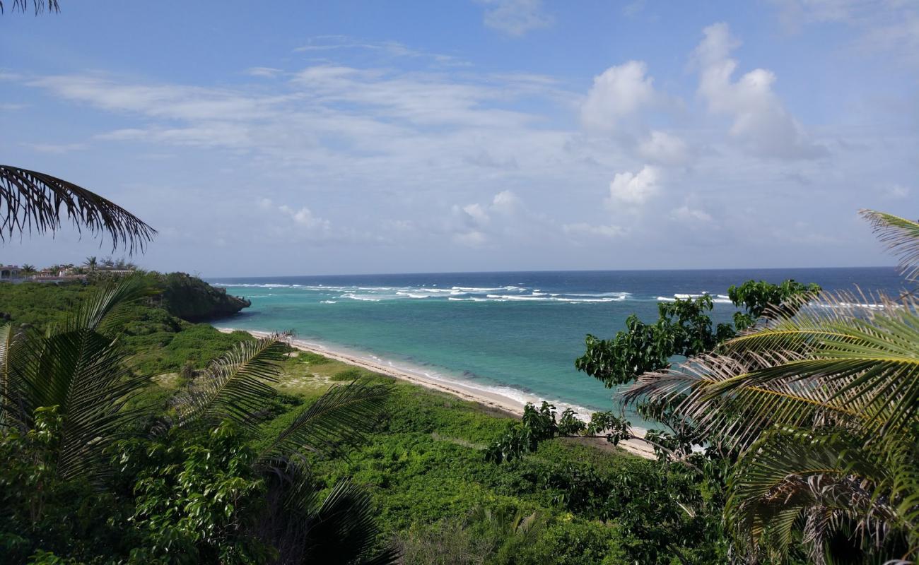 Vipingo Beach II'in fotoğrafı beyaz kum yüzey ile