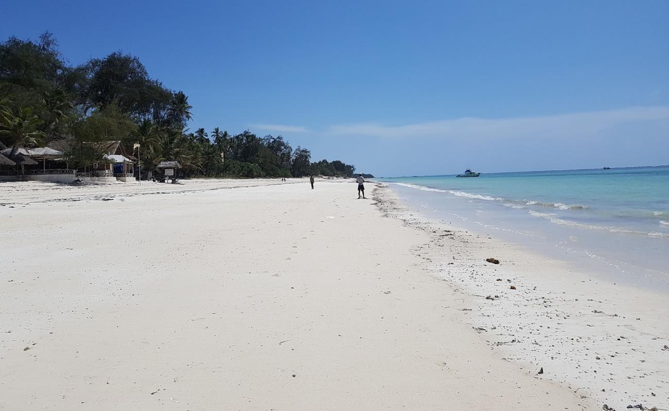 Trade Winds Beach'in fotoğrafı açık bej kum yüzey ile