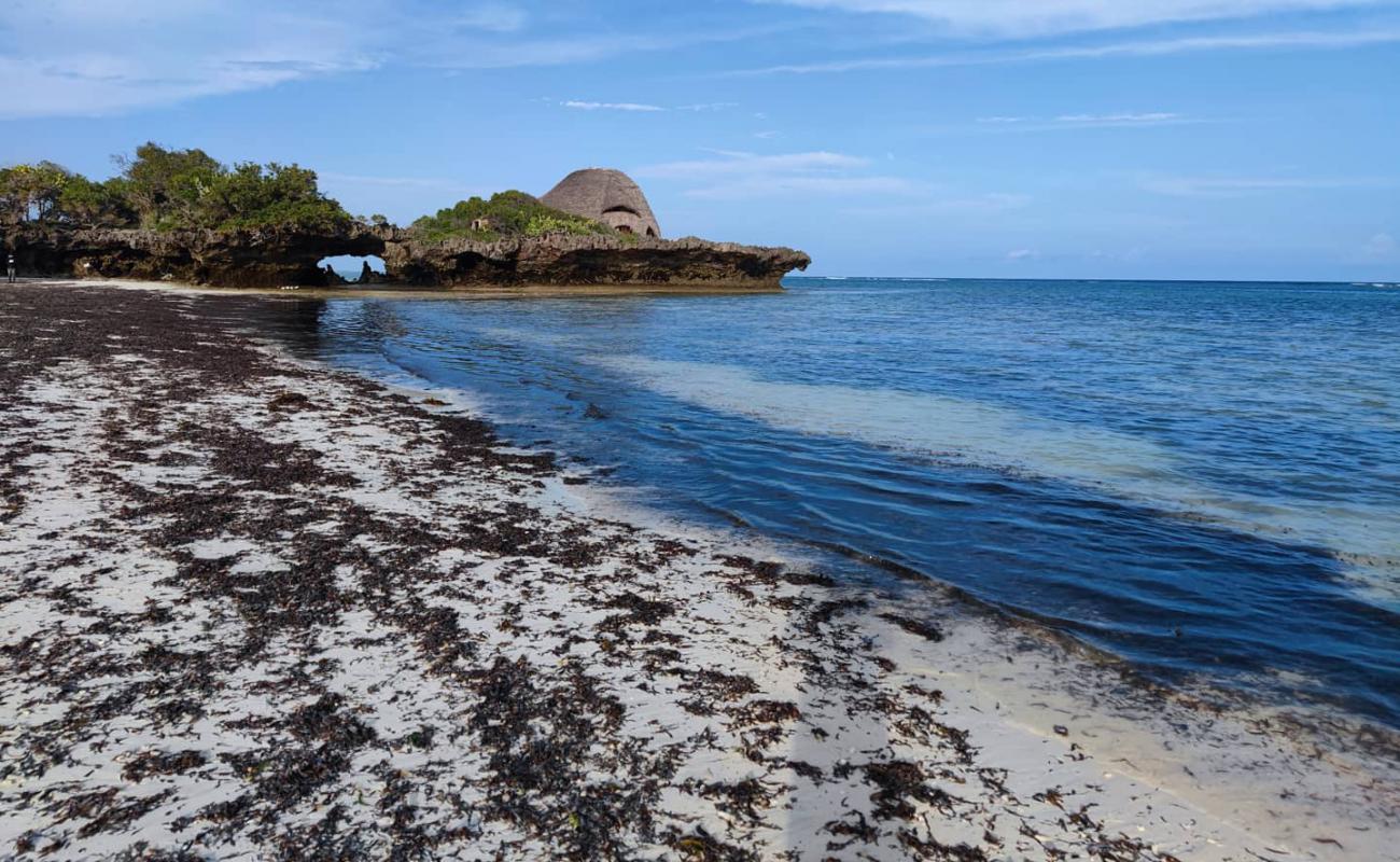 Chale Beach'in fotoğrafı parlak kum yüzey ile