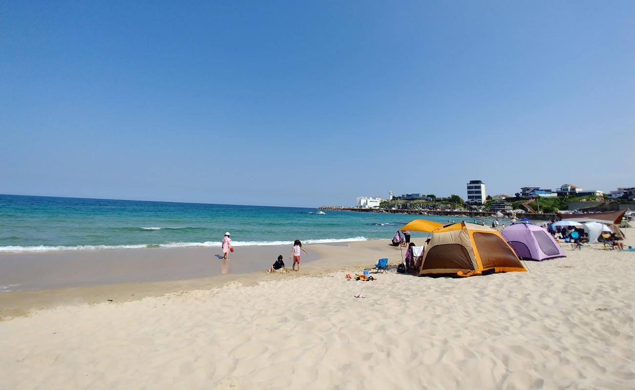 Ayajin Beach'in fotoğrafı parlak kum yüzey ile