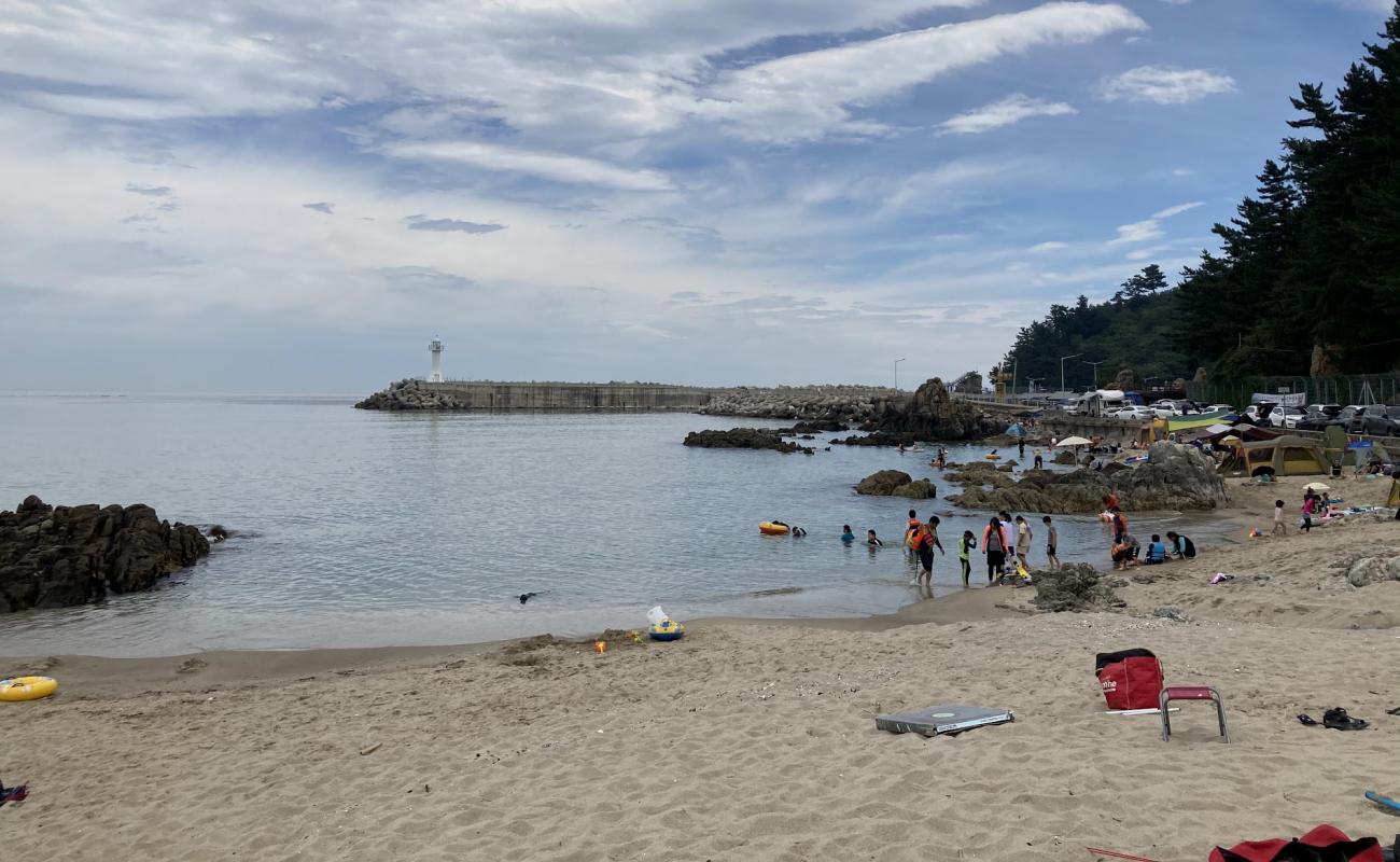 Munam Beach'in fotoğrafı parlak kum yüzey ile