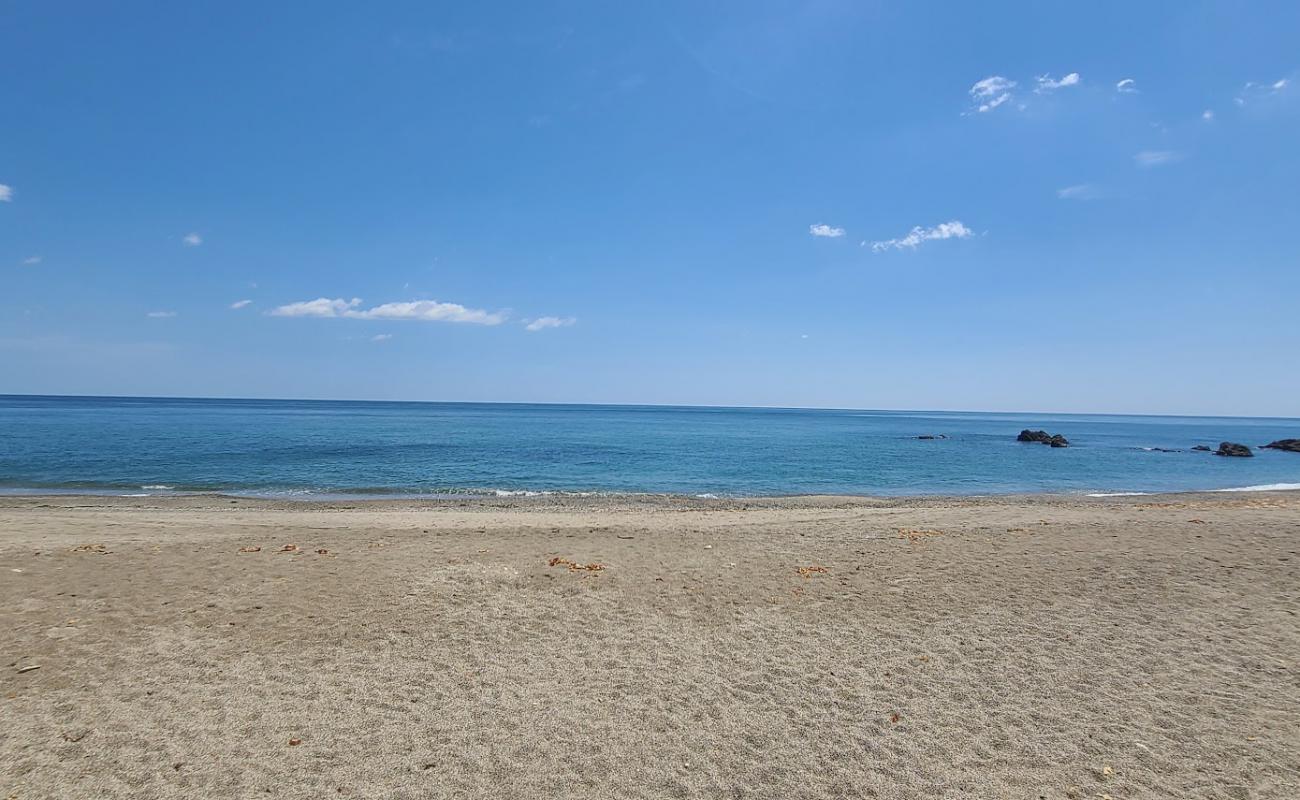 Nagok Beach'in fotoğrafı gri ince çakıl taş yüzey ile