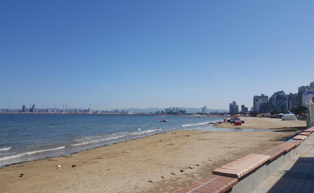 Yeongildae Beach'in fotoğrafı açık bej kum yüzey ile