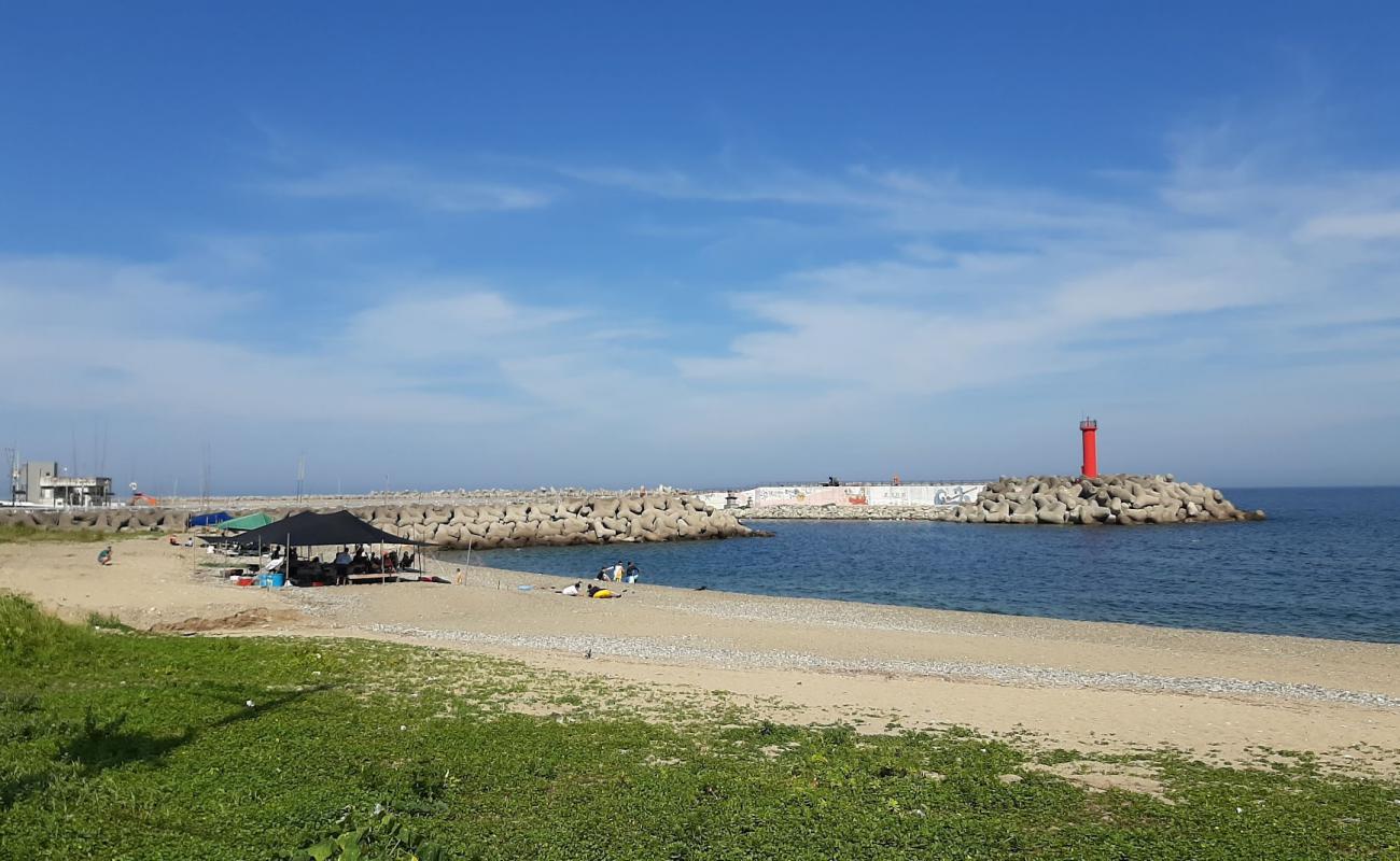 Gyeongju Beach'in fotoğrafı gri çakıl taşı yüzey ile